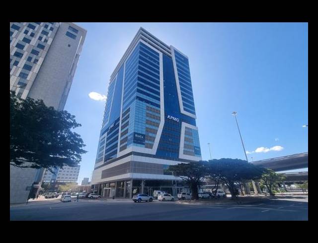 1,660M² OFFICE TO LET IN FORESHORE